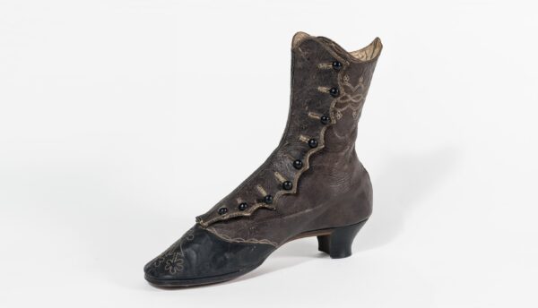 Damenschuh, um1860, Bezirksmuseum Josefstadt, Foto: Klaus Pichler