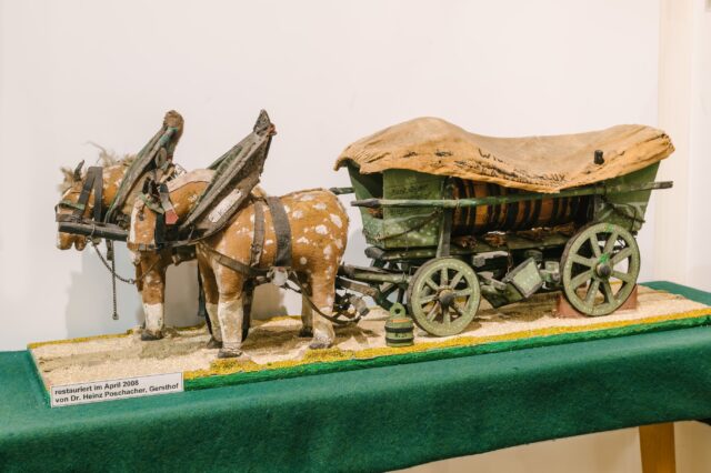 Modell eines Pferdegespanns aus dem ehemaligen Gasthaus Lutz in Pötzleinsdorf, Bezirksmuseum Währing, Foto: Klaus Pichler