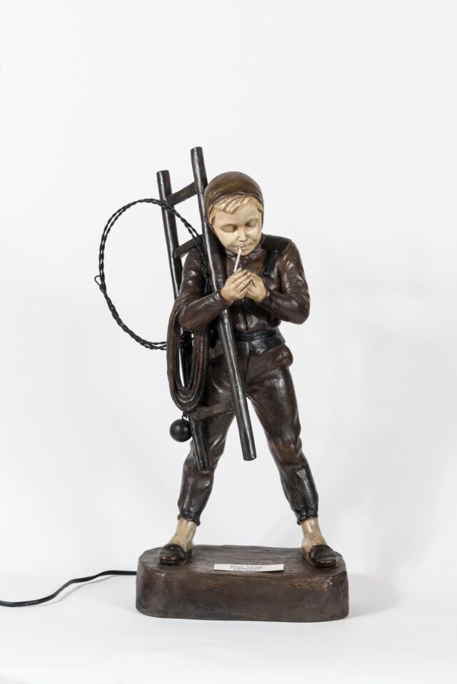Objekt: Rauchfangkehrer, Wiener Keramik, Firma Goldscheider beleuchtbar, um 1900, Rauchfangkehrermuseum, Foto: Klaus Pichler