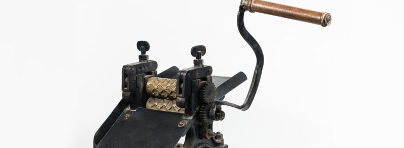 Handbetriebene Zuckerlmaschine, Firma Andreas Kurz, Perchtoldsdorf, Bezirksmuseum Liesing, Foto: Klaus Pichler