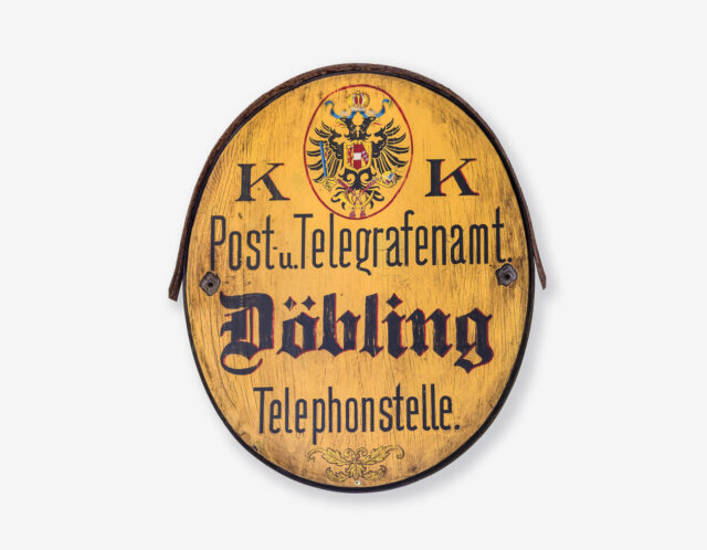 Schild des K. u. k. Post- und Telegrafenamtes Döbling, Bezirksmuseum Döbling, Foto: Klaus Pichler