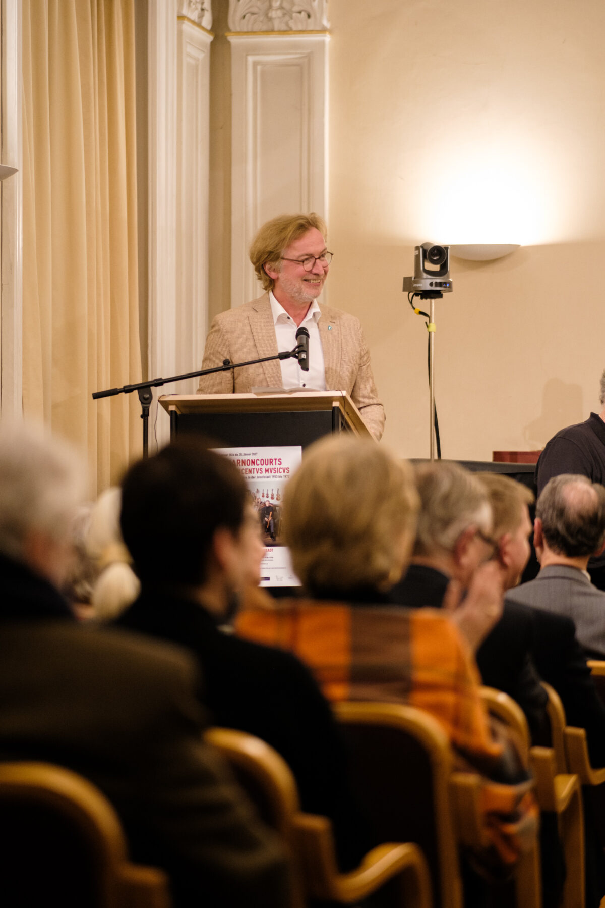 Ausstellung: Die Harnoncourts und der Concentus Musicus, Bezirksmuseum Josefstadt, 2026, Bezirksvorsteher Martin Fabisch, Foto: Shervin Sardari BV8