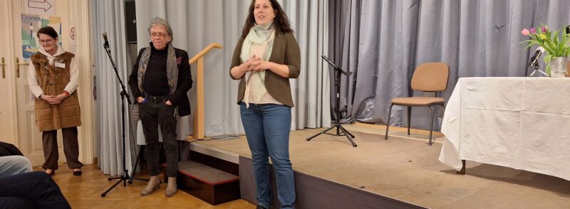 Veranstaltung: Ausstellungseröffnung Frauen in der Brigittenau, Bezirksmuseum Brigittenau, 2026: Bezirksvorsteherin Christine Dubravac-Widholm, Museumsleiter Richard Ferlsleitner, Foto: Bezirksmuseum Brigittenau