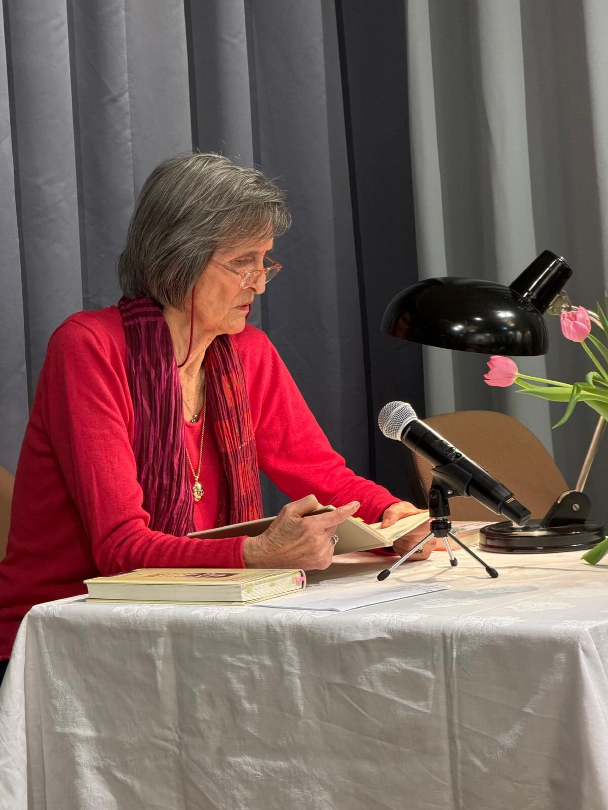 Veranstaltung: Ausstellungseröffnung Frauen in der Brigittenau, Bezirksmuseum Brigittenau, 2026, Lesung: Linde Prelog liest Christine Nöstlinger, Foto: Bezirksmuseum Brigittenau