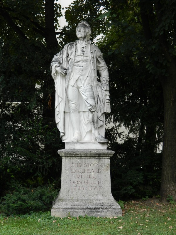 Veranstaltung: Musikalischer Spaziergang, Denkmal Christoph Willibald Ritter von Gluck, Foto: Bezirksmuseum Wieden, 2026