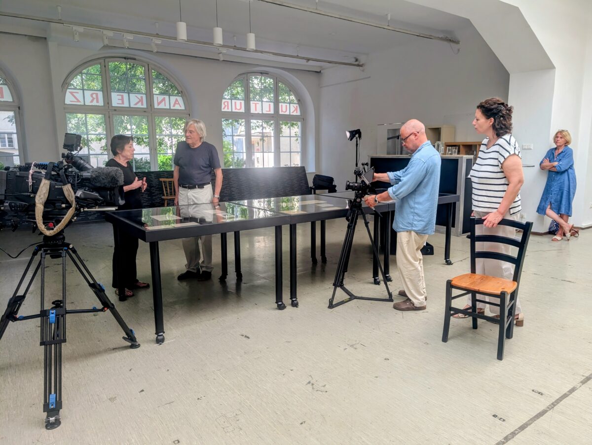 Aktuelles: Dreharbeiten in der Ausstellung „Wenn wieder Frieden sein wird …“ – Leben, Liebe und Tod des Floridsdorfer Spanienkämpfers Karl Sequens