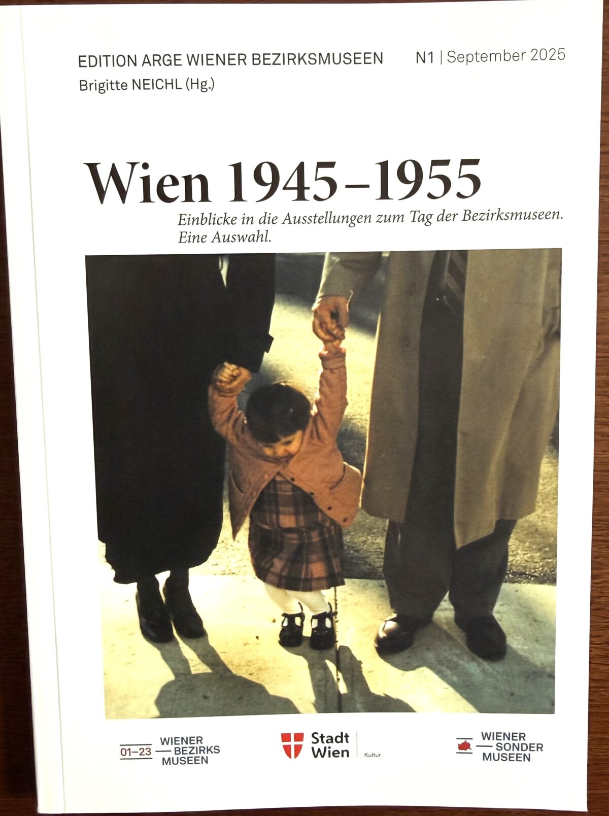 Publikation: Buch-Cover: Wien 1945-1955, ARGE, Rauchfangkehrermuseum, 2026